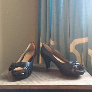 Michelle D Black Pumps